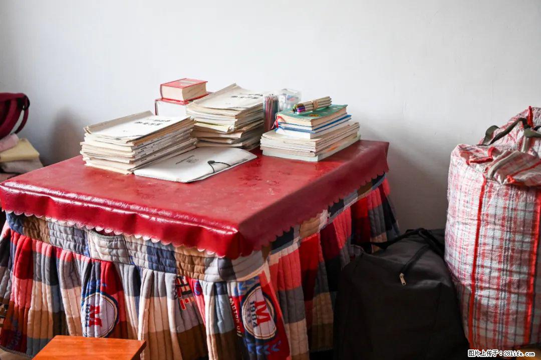 全网追的“扁担女孩”,找了一份暑假工,时薪12元 - 巴音郭楞生活资讯 - 巴音郭楞28生活网 bygl.28life.com