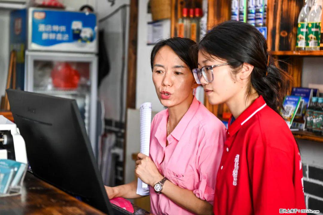 全网追的“扁担女孩”,找了一份暑假工,时薪12元 - 巴音郭楞生活资讯 - 巴音郭楞28生活网 bygl.28life.com
